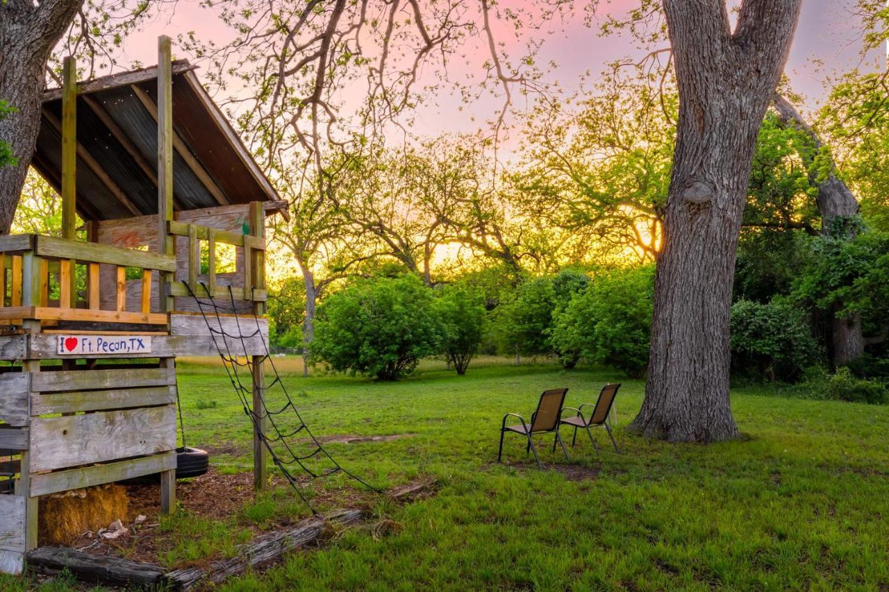 Medina River Historic Cottage Castroville ภายนอก รูปภาพ